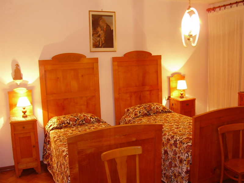 three beds room