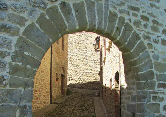 Scorcio del Castello di Giomici